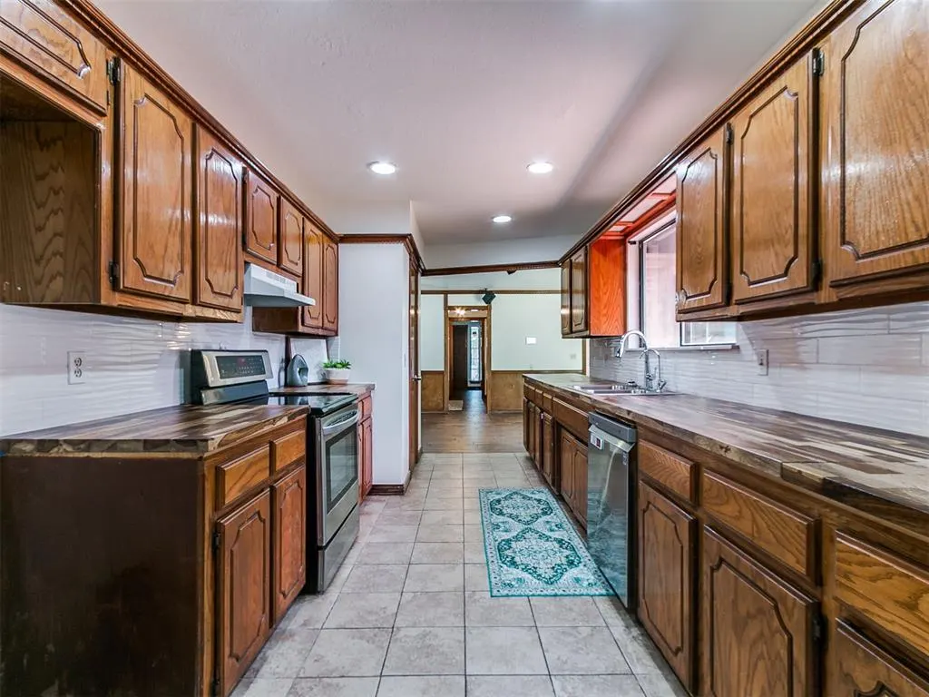 Photo 19 — 11313 Davis Court, Oklahoma City, OK 73162
