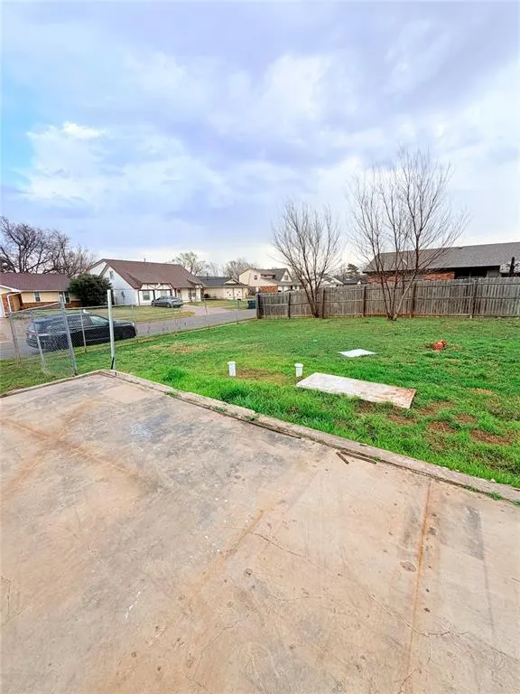 Photo 2 — 4900 Beacon Hill Road, Oklahoma City, OK 73135