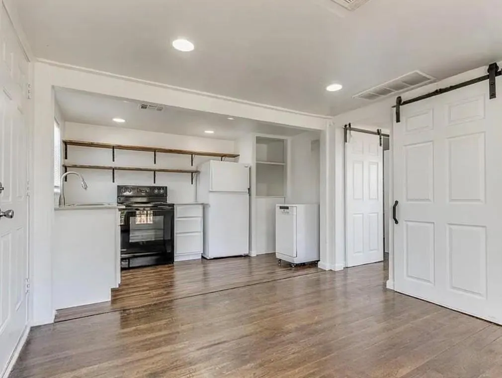 Photo 2 — 1112 N Ross Avenue, Oklahoma City, OK 73107