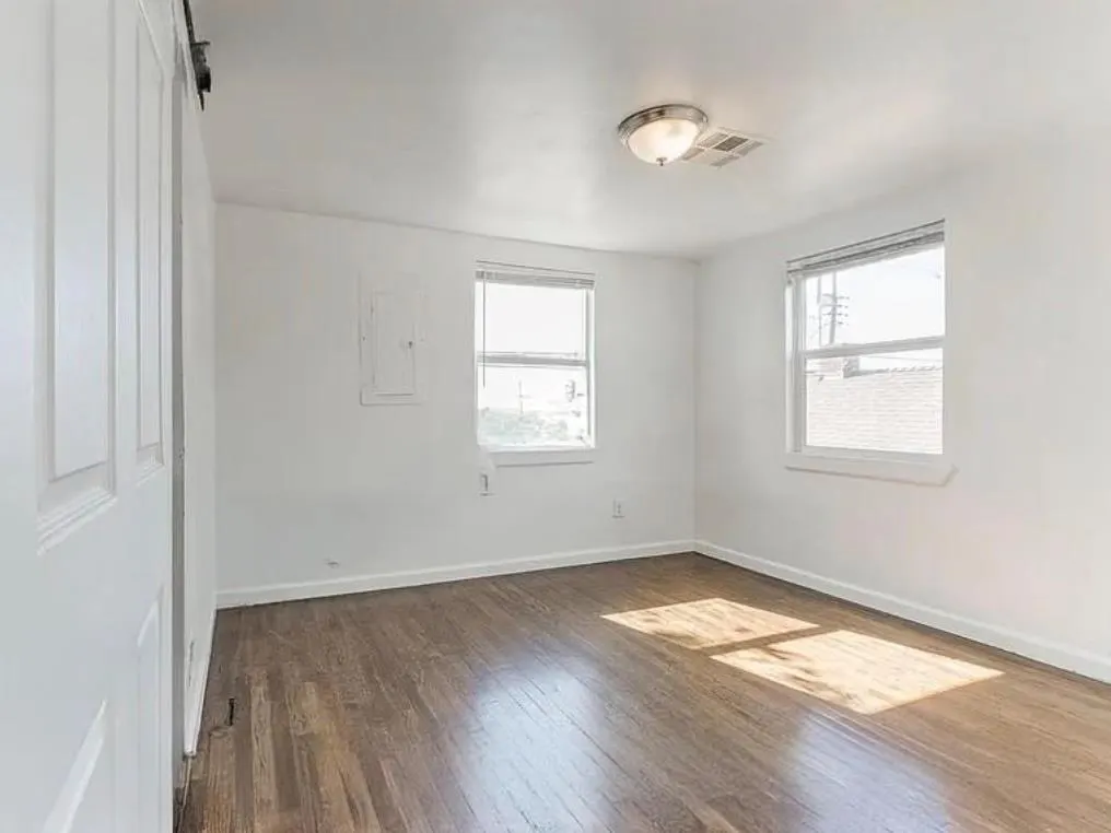 Photo 4 — 1112 N Ross Avenue, Oklahoma City, OK 73107