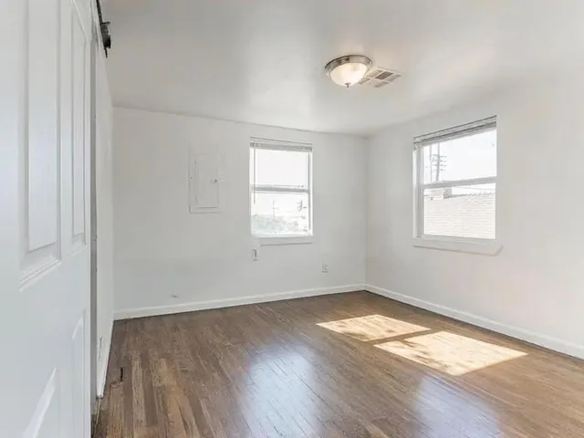 Photo 4 — 1112 N Ross Avenue, Oklahoma City, OK 73107