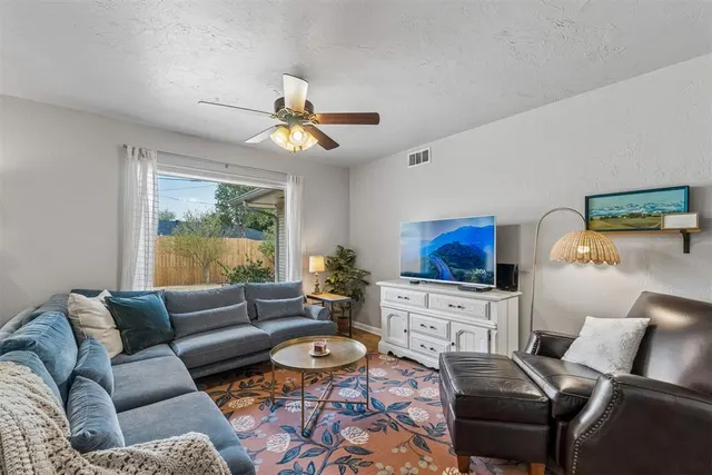 Photo 8 — 2521 Huntleigh Drive, Oklahoma City, OK 73120