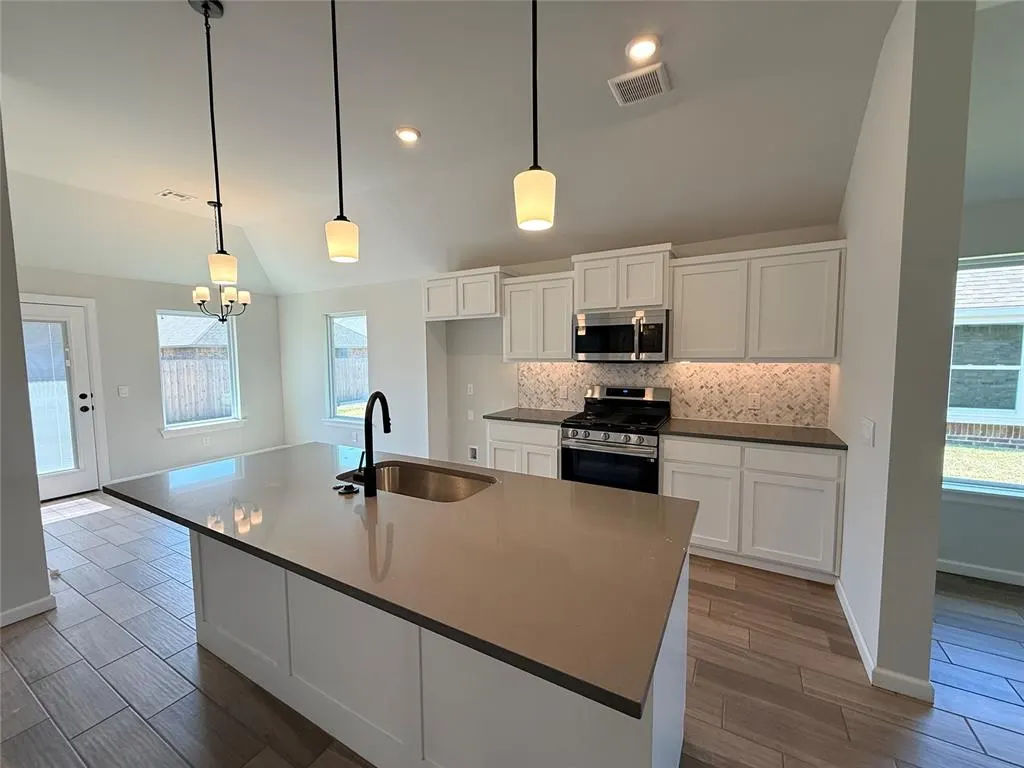 Photo 3 — 1032 SW 139th Terrace, Oklahoma City, OK 73170