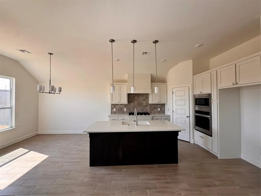 Photo 3 — 1308 Colonial Avenue, Tuttle, OK 73089
