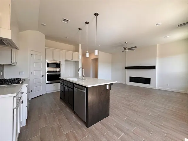 Photo 5 — 1308 Colonial Avenue, Tuttle, OK 73089