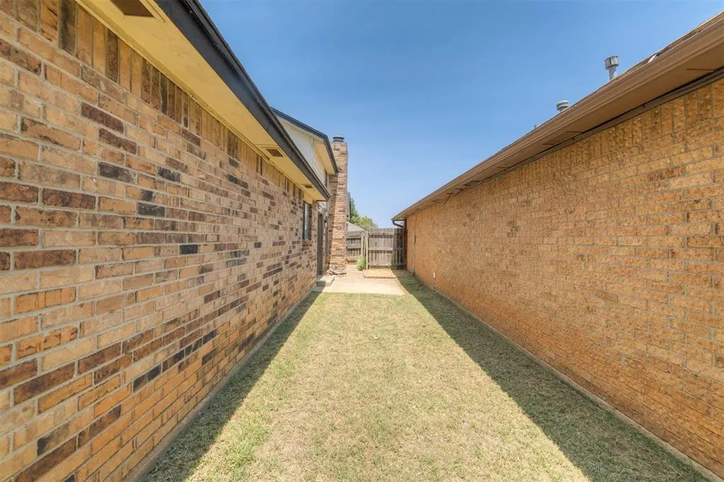 Photo 6 — 7740 Doris Drive, Oklahoma City, OK 73162