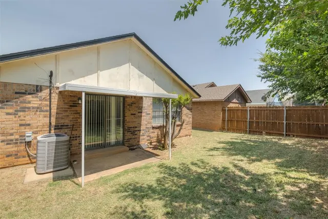 Photo 8 — 7740 Doris Drive, Oklahoma City, OK 73162