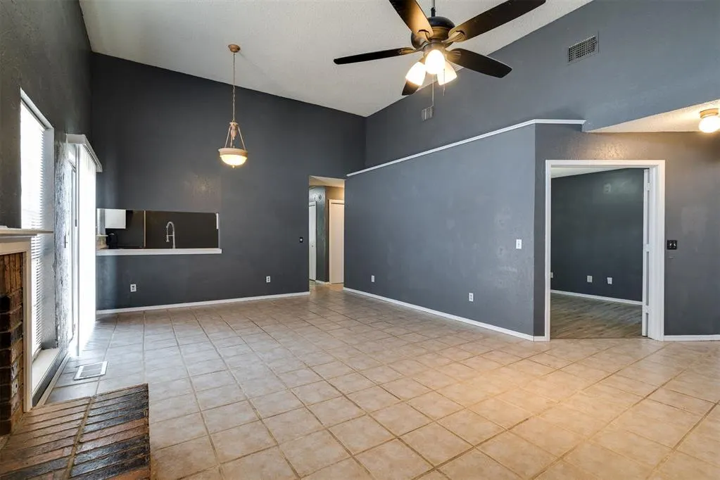 Photo 11 — 7740 Doris Drive, Oklahoma City, OK 73162