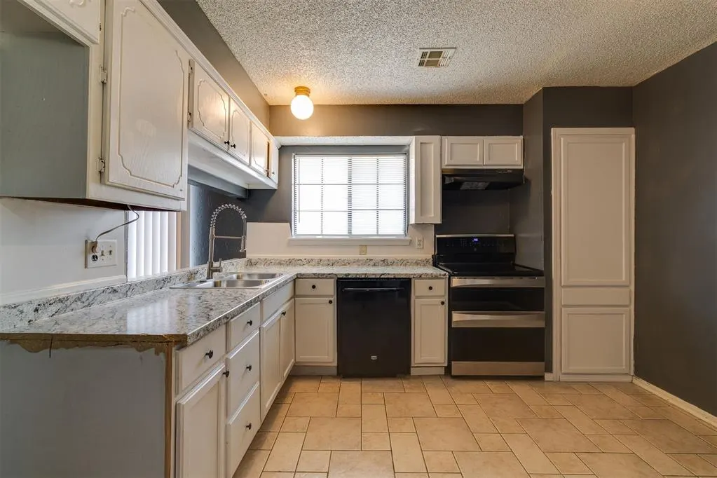 Photo 18 — 7740 Doris Drive, Oklahoma City, OK 73162