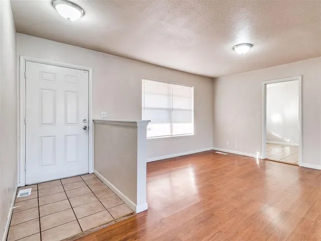 Photo 3 — 8420 N Harvey Place, Oklahoma City, OK 73114