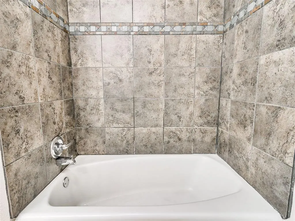 Photo 14 — 8420 N Harvey Place, Oklahoma City, OK 73114