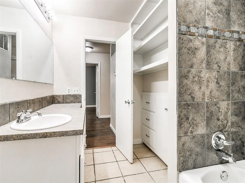Photo 15 — 8420 N Harvey Place, Oklahoma City, OK 73114