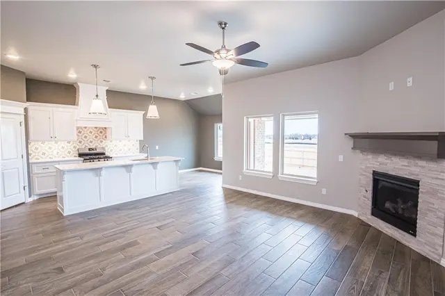Photo 5 — 616 John Chisholm Way, Yukon, OK 73099