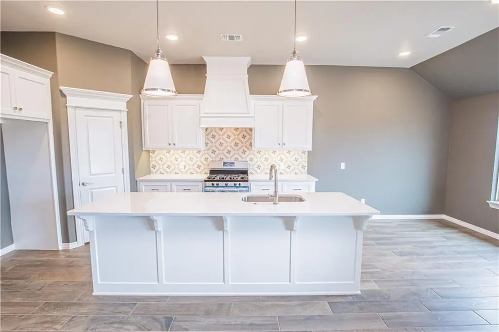 Photo 6 — 616 John Chisholm Way, Yukon, OK 73099