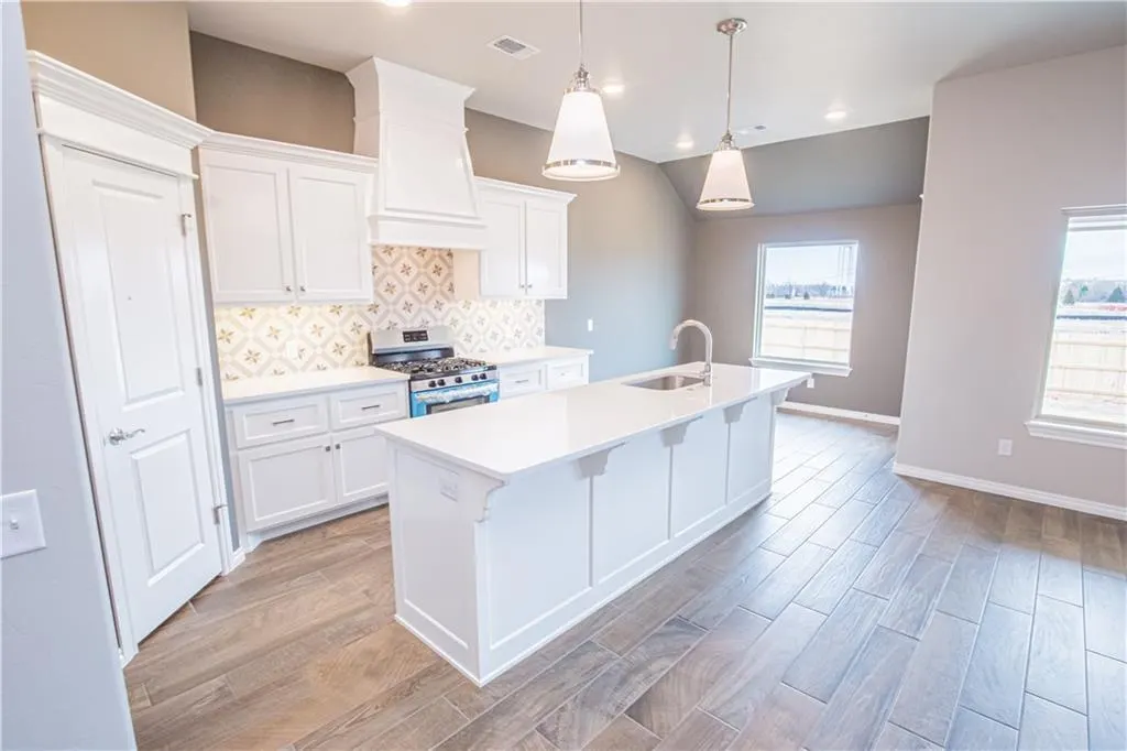 Photo 8 — 616 John Chisholm Way, Yukon, OK 73099