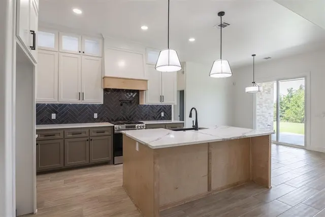 Photo 3 — 9385 Eliana Drive, Guthrie, OK 73044