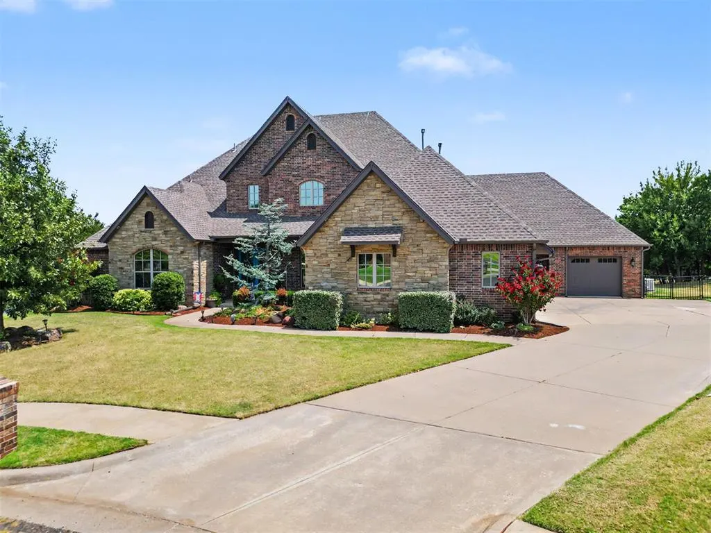 Front exterior — 9300 NW 97th Circle, Yukon, OK 73099