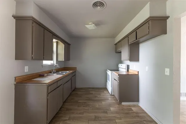 Photo 5 — 1500 McDonald Drive, Oklahoma City, OK 73130