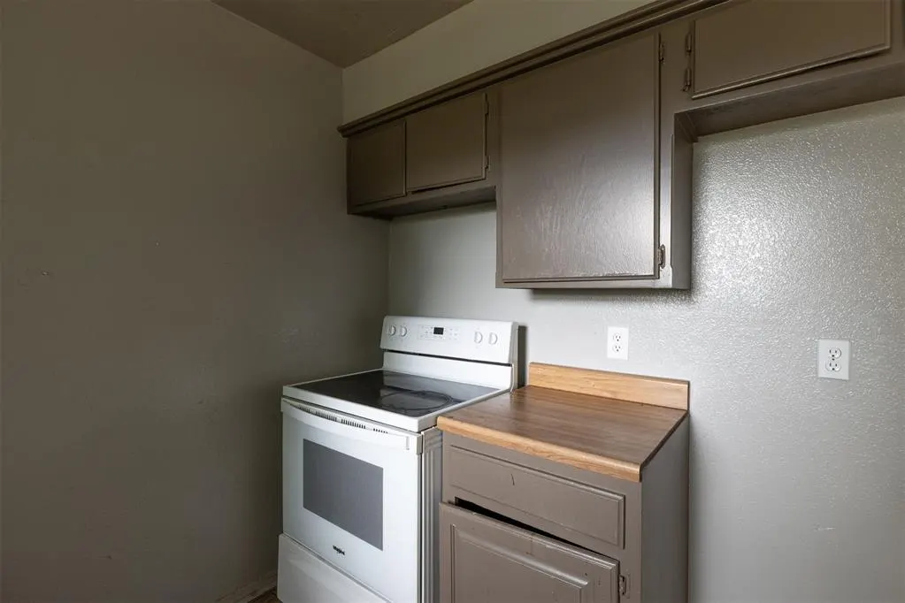 Photo 7 — 1500 McDonald Drive, Oklahoma City, OK 73130