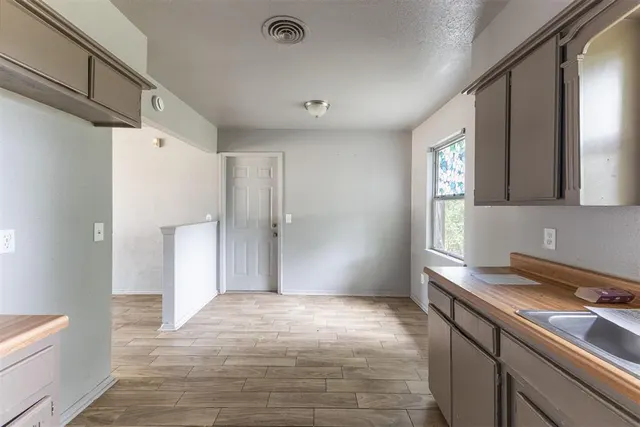 Photo 8 — 1500 McDonald Drive, Oklahoma City, OK 73130
