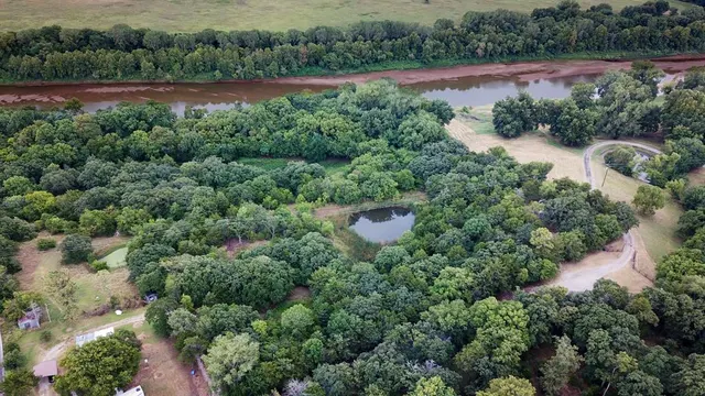 Photo 2 — 5057 Kay Starr Trail, Davis, OK 73030