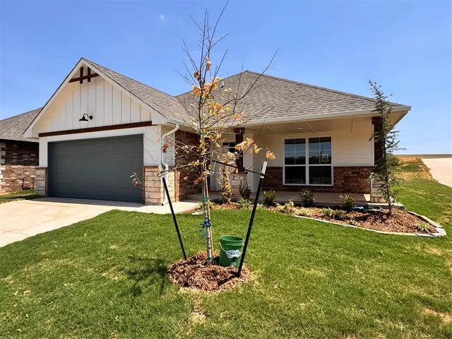 Photo 2 — 1316 Colonial Avenue, Tuttle, OK 73089