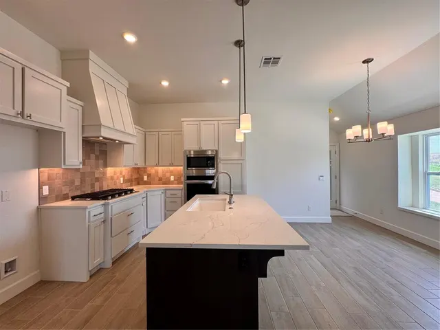 Photo 6 — 1316 Colonial Avenue, Tuttle, OK 73089