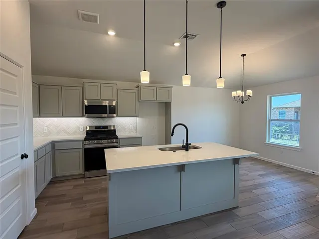 Photo 2 — 1204 Blackjack Creek Drive, Yukon, OK 73099