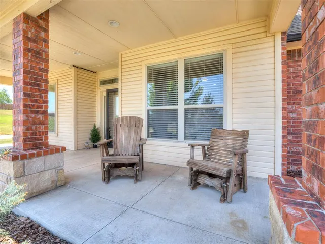 Photo 4 — 7701 Deer Meadow Drive, Oklahoma City, OK 73150