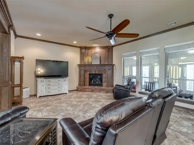 Photo 7 — 7701 Deer Meadow Drive, Oklahoma City, OK 73150