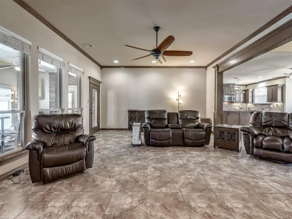 Photo 9 — 7701 Deer Meadow Drive, Oklahoma City, OK 73150