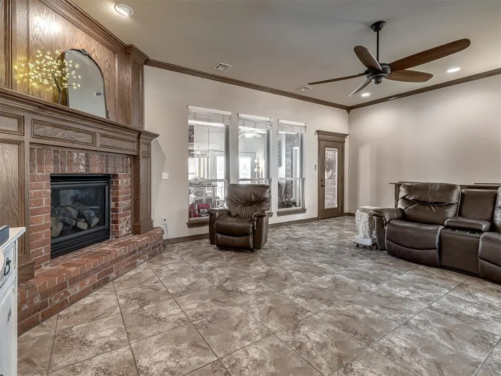 Photo 10 — 7701 Deer Meadow Drive, Oklahoma City, OK 73150