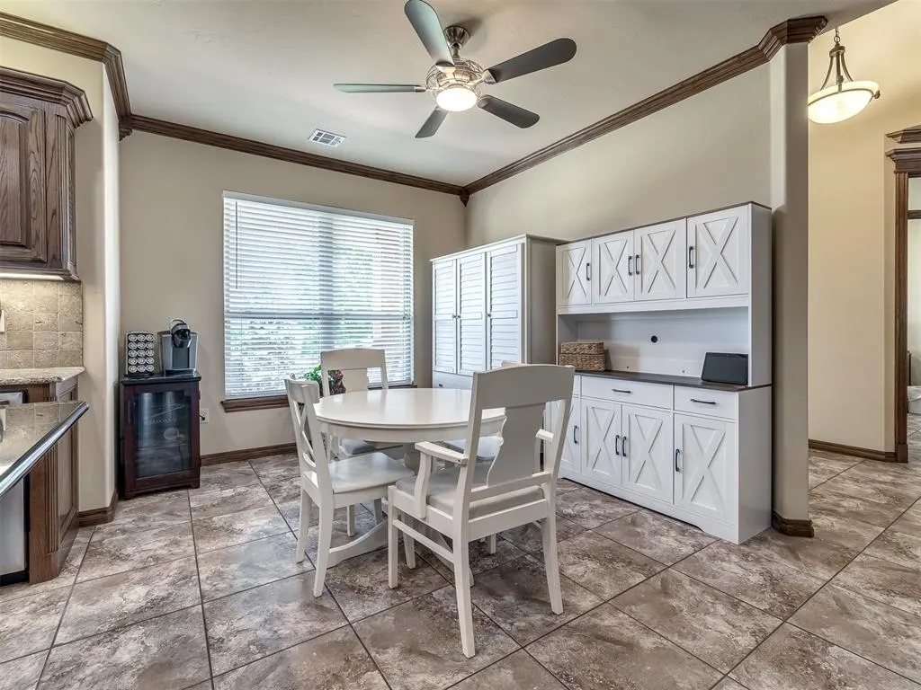 Photo 12 — 7701 Deer Meadow Drive, Oklahoma City, OK 73150