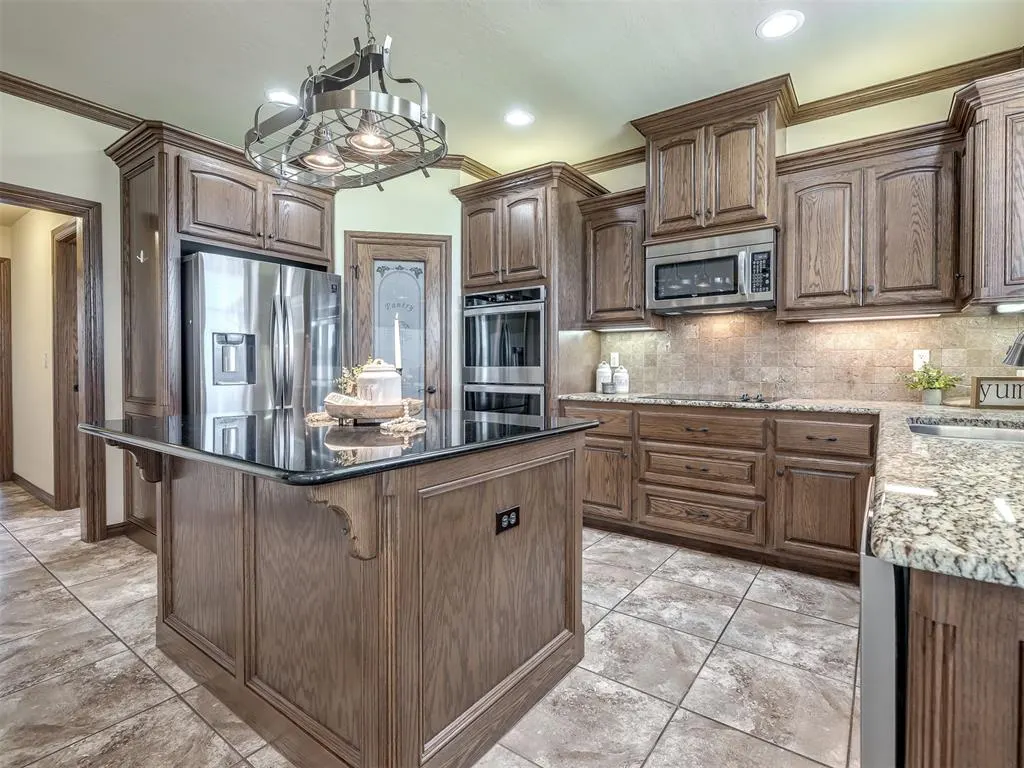 Photo 15 — 7701 Deer Meadow Drive, Oklahoma City, OK 73150
