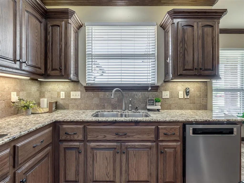 Photo 17 — 7701 Deer Meadow Drive, Oklahoma City, OK 73150