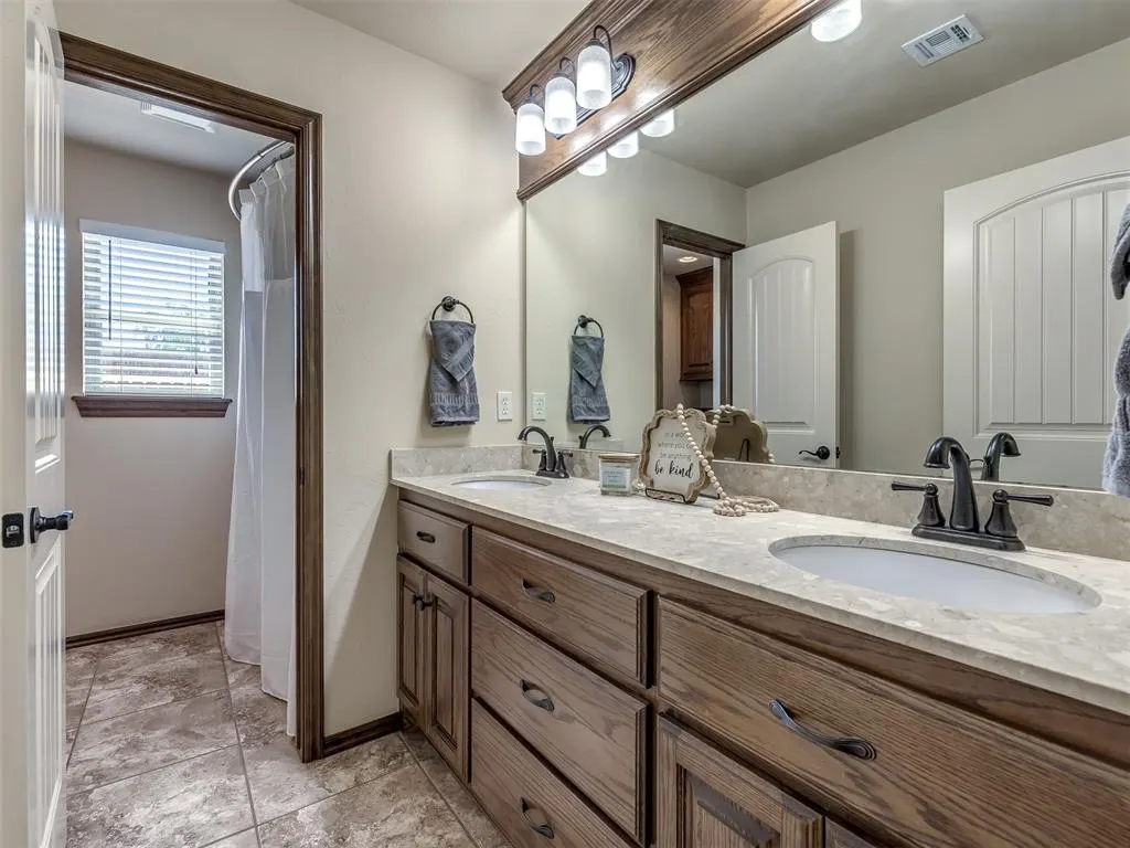 Photo 31 — 7701 Deer Meadow Drive, Oklahoma City, OK 73150