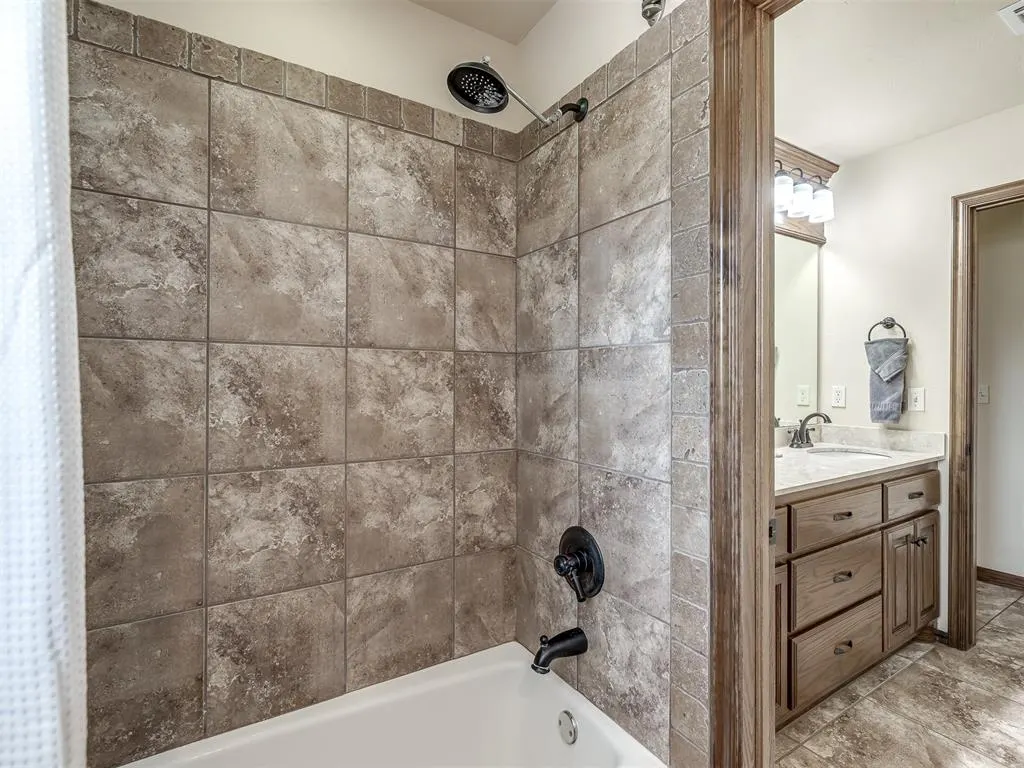 Photo 32 — 7701 Deer Meadow Drive, Oklahoma City, OK 73150