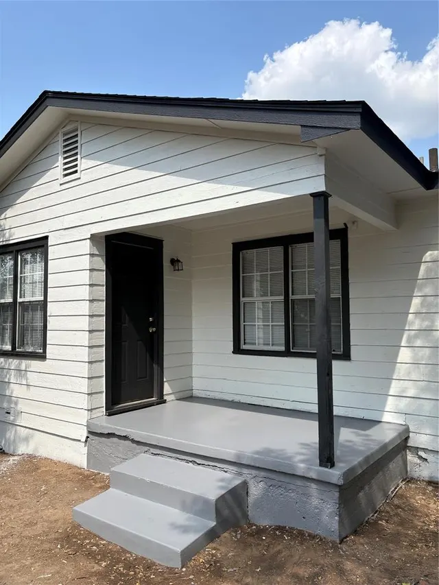 Photo 2 — 2916 NW Prentice Avenue, Lawton, OK 73507