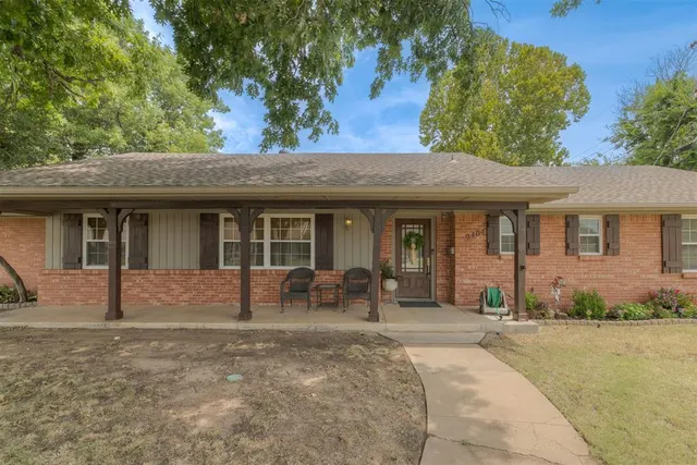 Photo 5 — 9404 N Lakeshore Drive, Oklahoma City, OK 73120