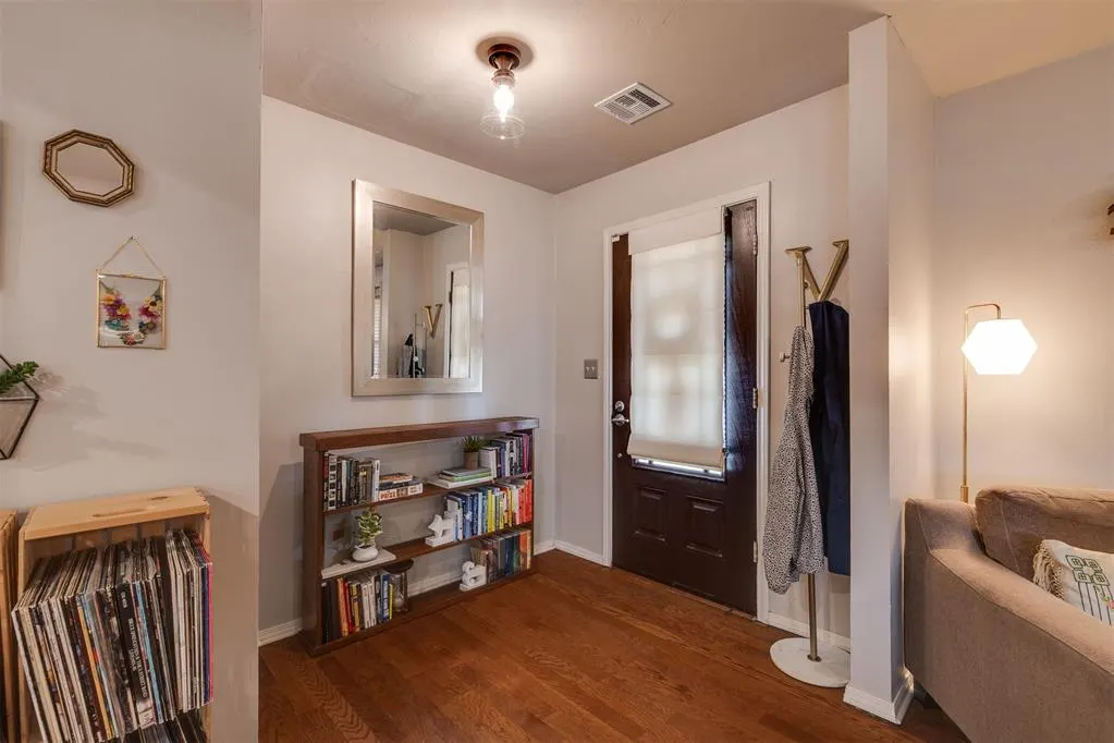 Photo 12 — 9404 N Lakeshore Drive, Oklahoma City, OK 73120
