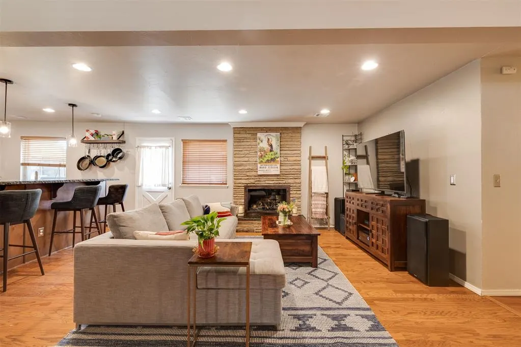 Photo 14 — 9404 N Lakeshore Drive, Oklahoma City, OK 73120
