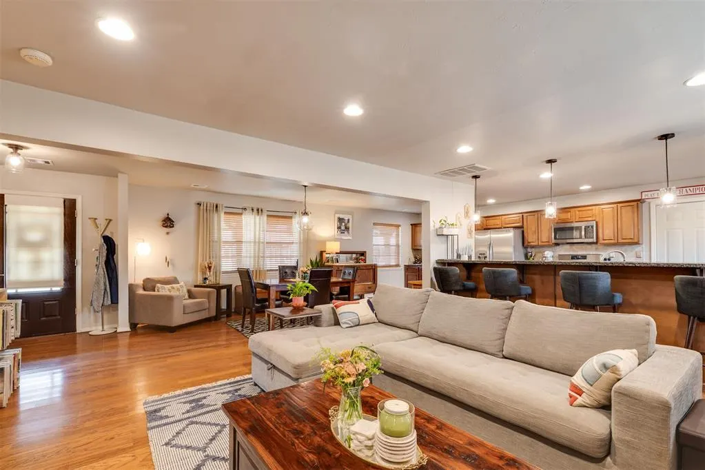 Photo 19 — 9404 N Lakeshore Drive, Oklahoma City, OK 73120
