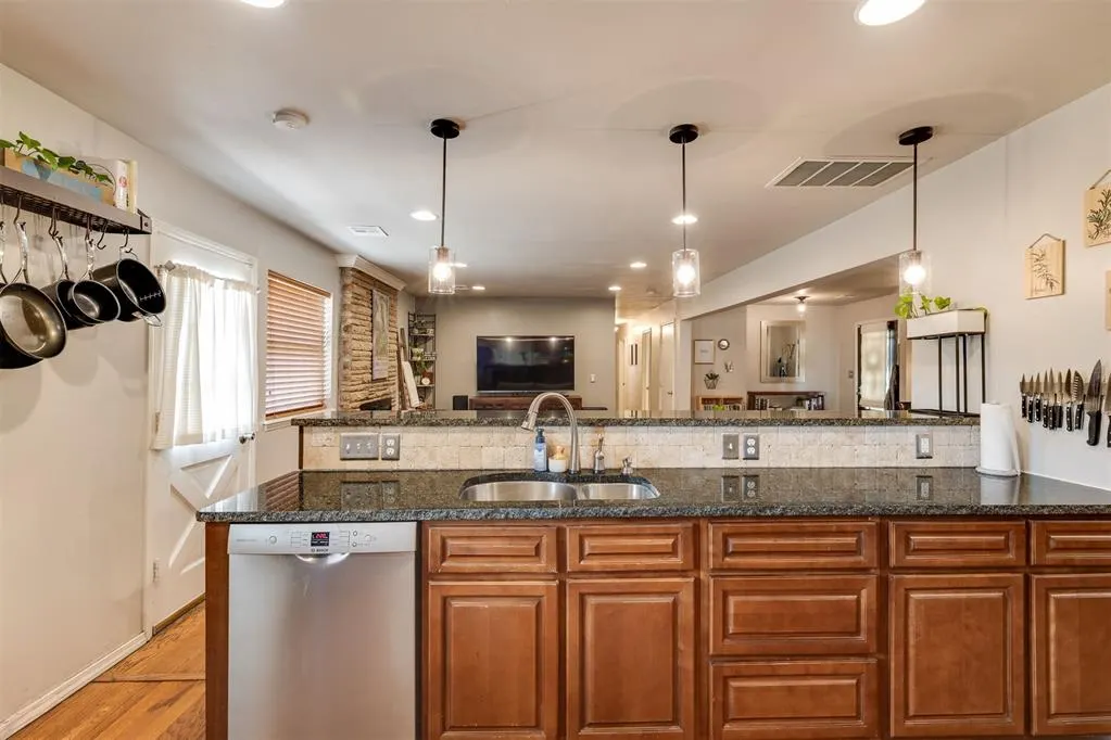 Photo 29 — 9404 N Lakeshore Drive, Oklahoma City, OK 73120
