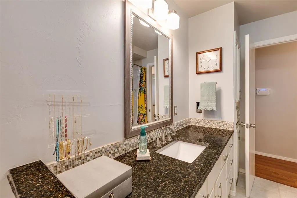 Photo 42 — 9404 N Lakeshore Drive, Oklahoma City, OK 73120