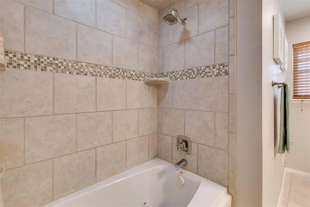 Photo 43 — 9404 N Lakeshore Drive, Oklahoma City, OK 73120