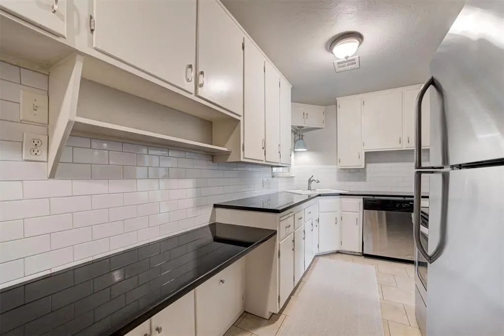 Photo 9 — 1407 Casady Lane, The Village, OK 73120