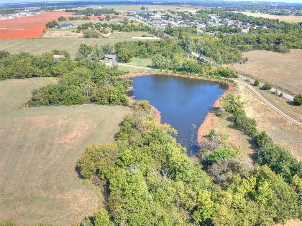 Photo 15 — 215 N Cemetery Road, Tuttle, OK 73089