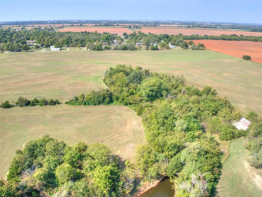 Photo 17 — 215 N Cemetery Road, Tuttle, OK 73089