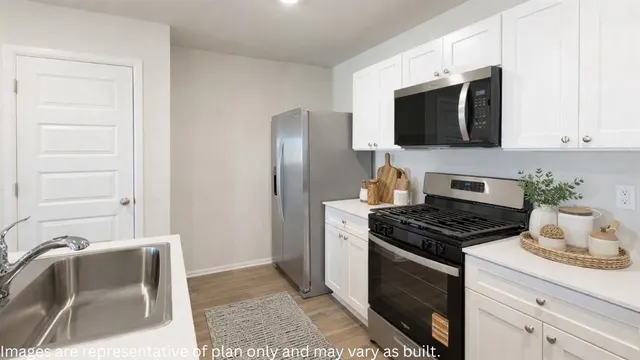 Photo 2 — 601 St. Charles Place, Newcastle, OK 73065