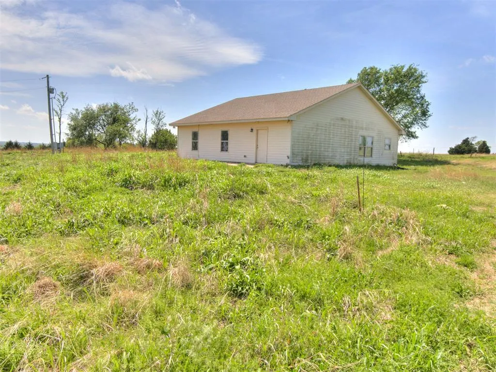 Front exterior — 2975 S Academy Road, Guthrie, OK 73044